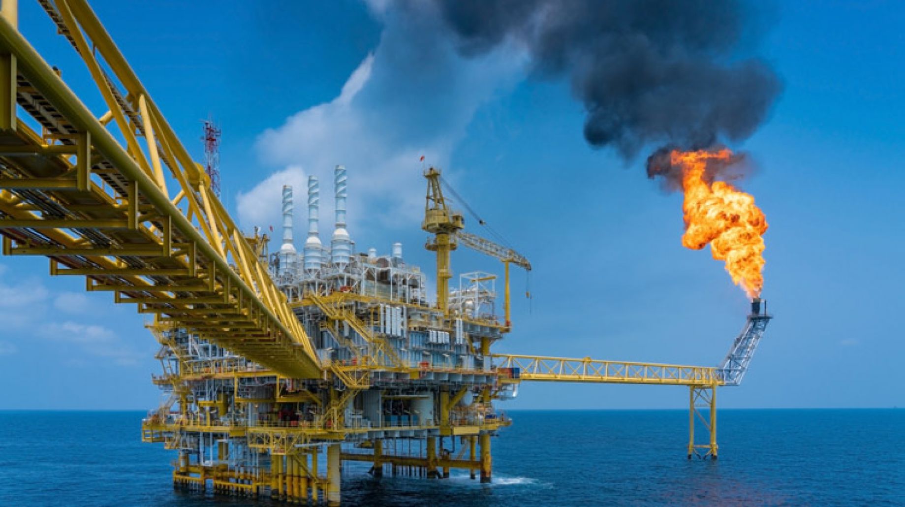 نجيب ساويرس يكشف عن مقترح جديد للحكومة لحل أزمة الوقود عقب تفاقمها 2 حقيقة رفع الدعم عن الوقود