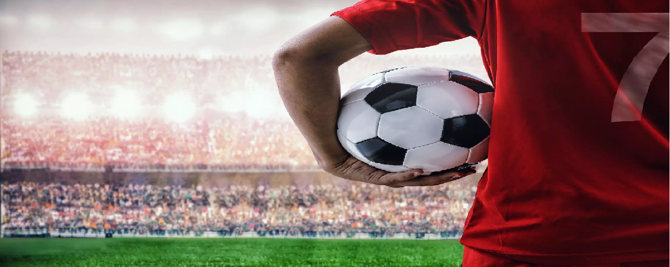 محمد صلاح يزاحم ميسي ورونالدو في قائمة أساطير 2025 العالمية 7 قائمة أساطير 2025 العالمية
