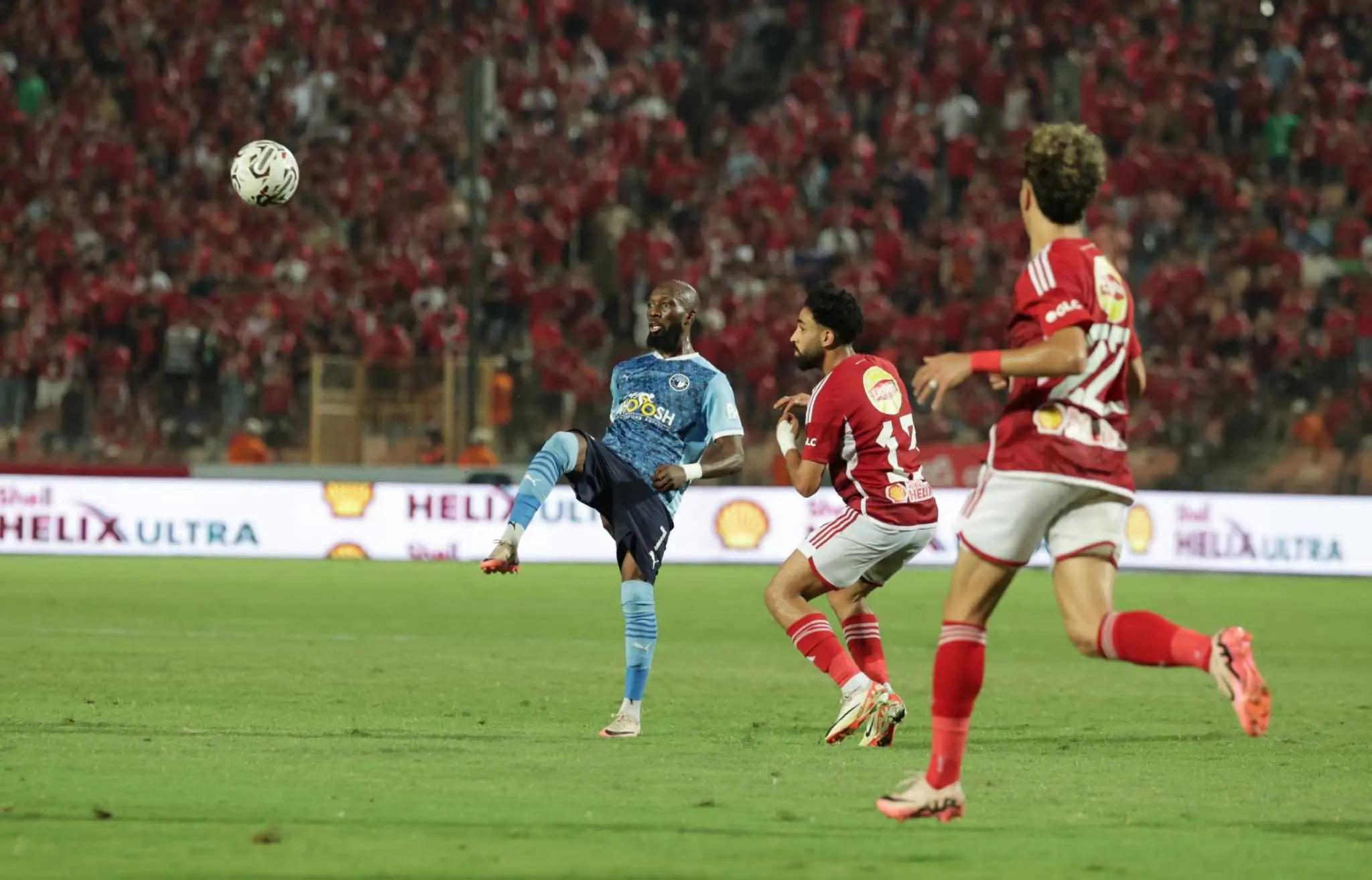 الأهلي في مهب الريح غيابات ضربة القاضية تطارد الأحمر قبل صدام بيراميدز 3 مباراة الأهلي وبيراميدز