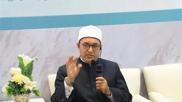 مفتي الجمهورية يطمئن هاتفيًا على صحة البابا تواضروس الثاني بعد الجراحة 4 مفتي الجمهورية نظير عياد
