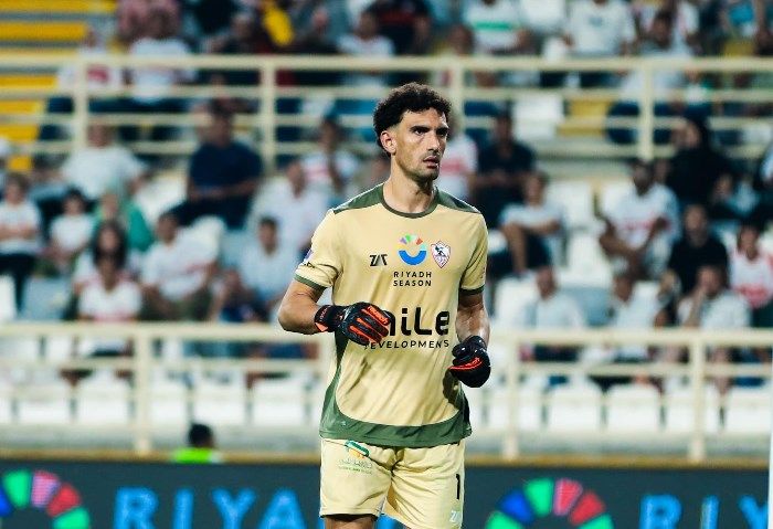 بسبب ضرب زميله كواليس ليلة اعتذار محمد عواد في غرف ملابس الزمالك وتغريمه 4 ملايين جنيه 3 موقف عواد