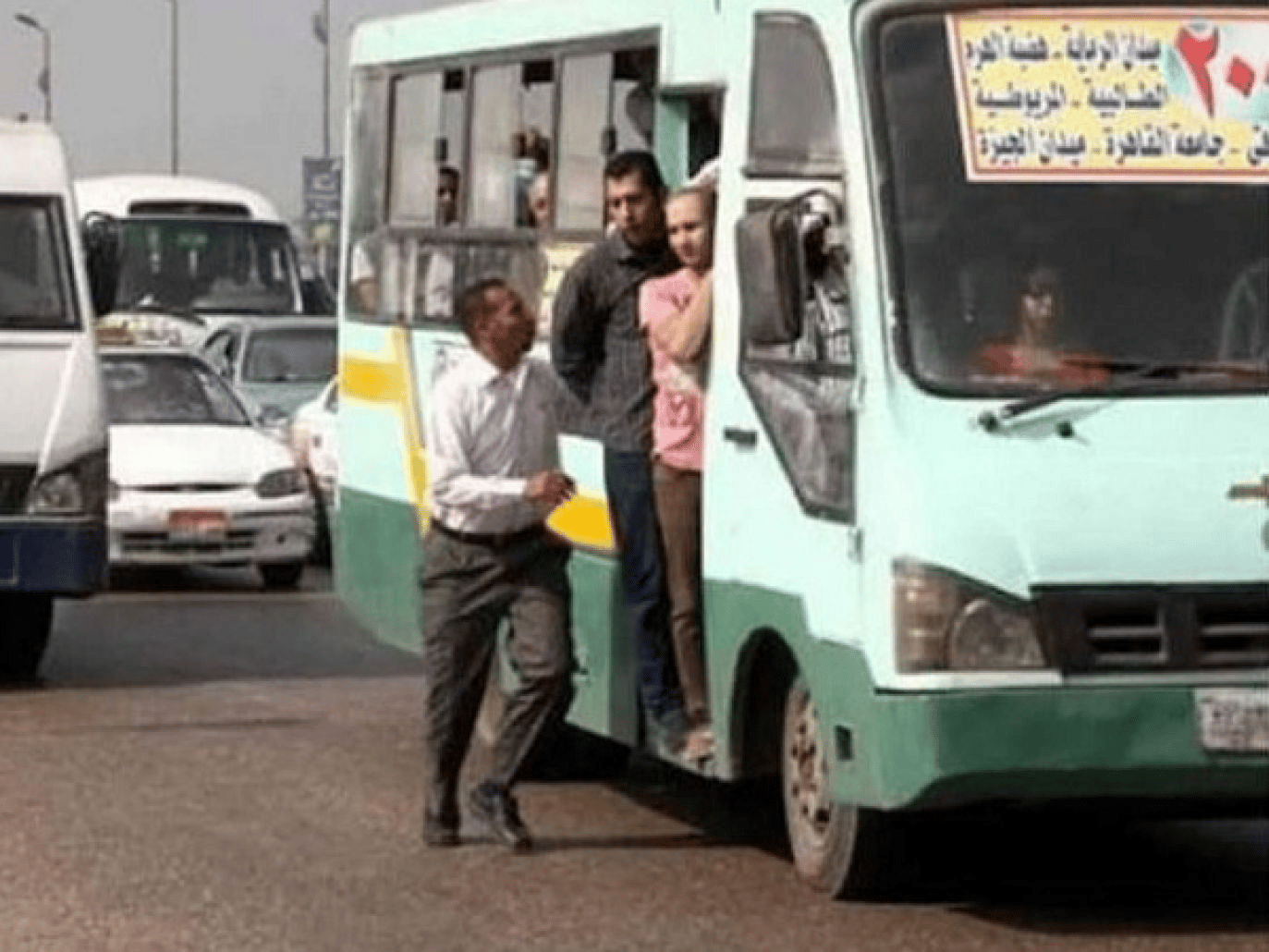 الشرقية تشهد أول ضحايا تعريفة الركوب والمحافظ ينهي تكليف مدير الموقف تعرف على التفاصيل 4 زيادة سعر البنزين والسولار