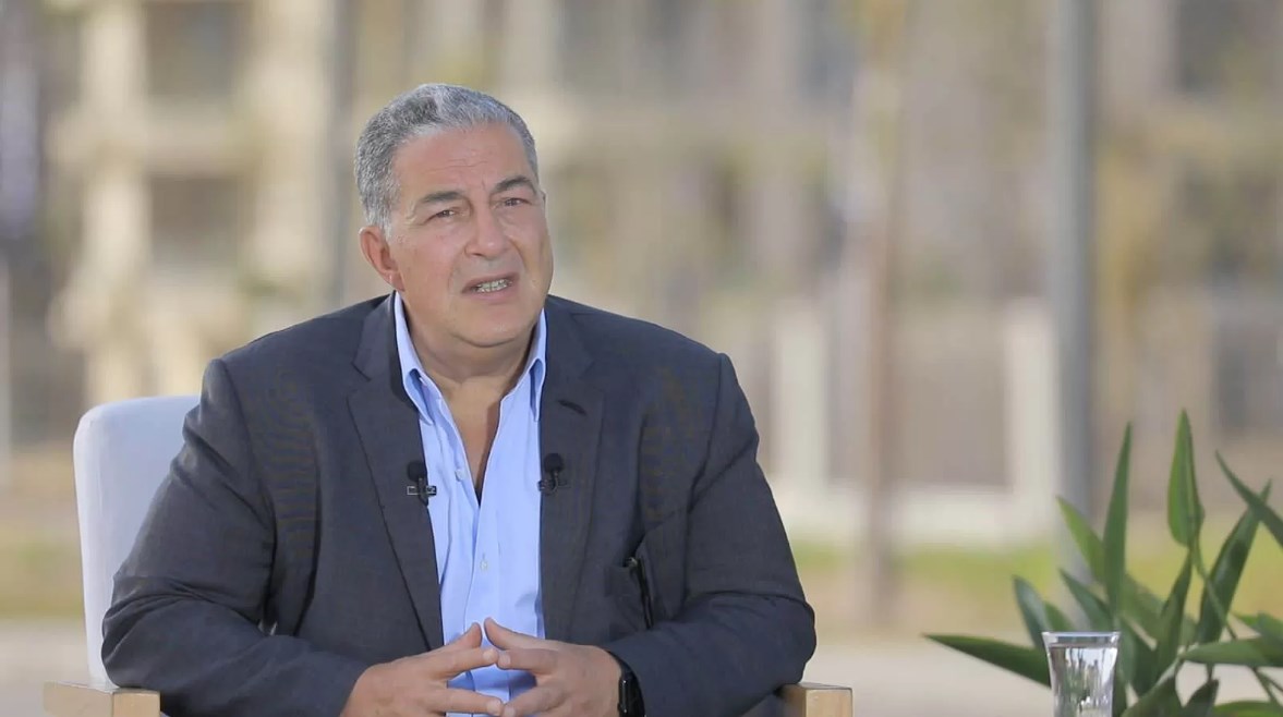 عمرو أديب ينتقد خطط ياسين منصور في الأهلي أرض واحدة مش عارفين ناخدها 2 ياسين منصور