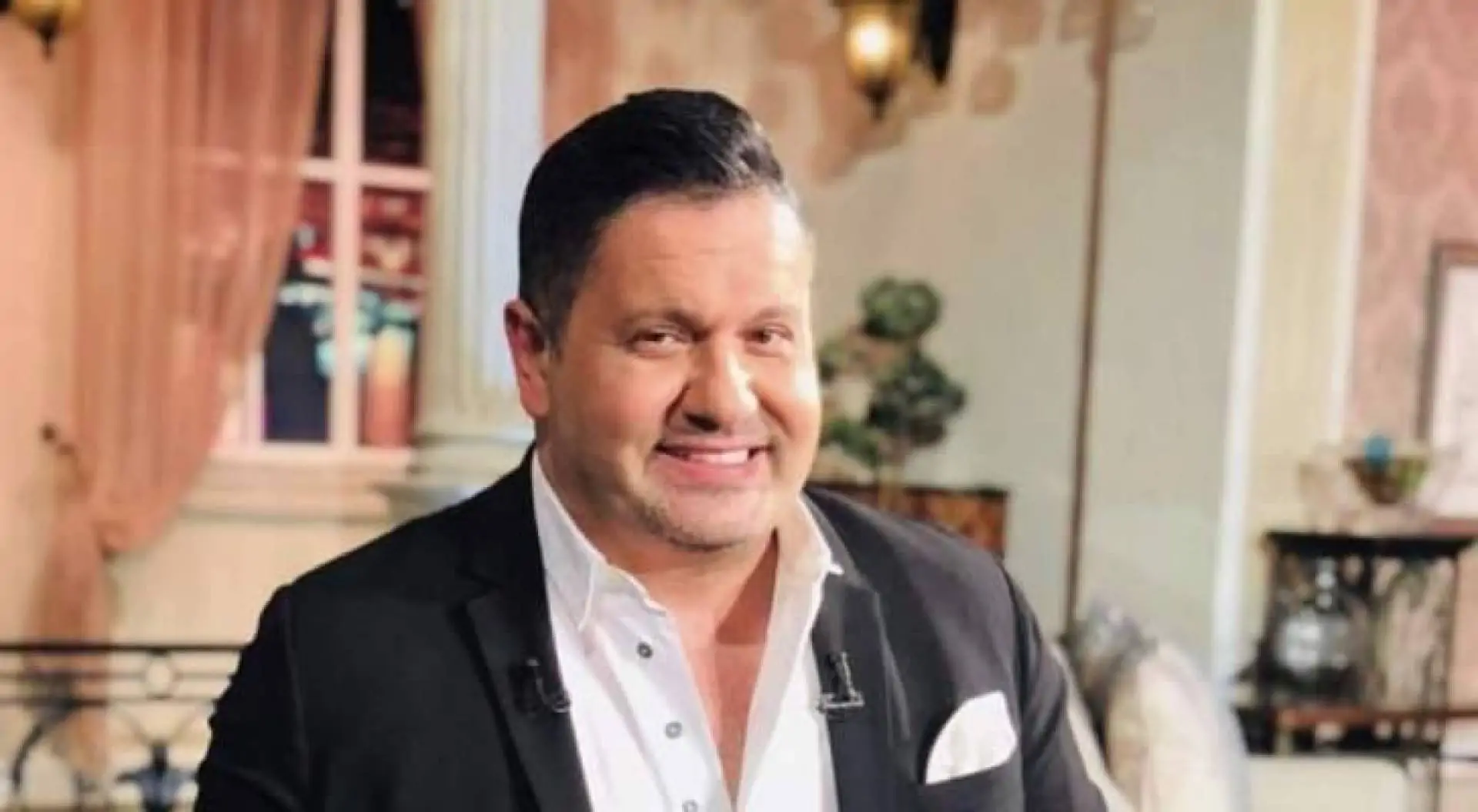 إدوارد يخرج عن صمته بعد ظهوره على كرسي متحرك 3 أزمة إدوارد الصحية