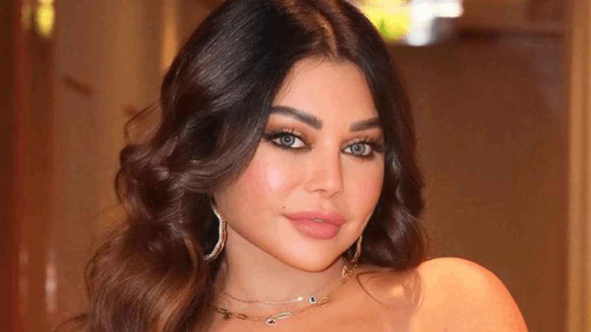 هيفاء وهبي تصدم الجميع تقص فستانها أمام الجماهير في حفلها الأخير 3 هيفاء وهبي