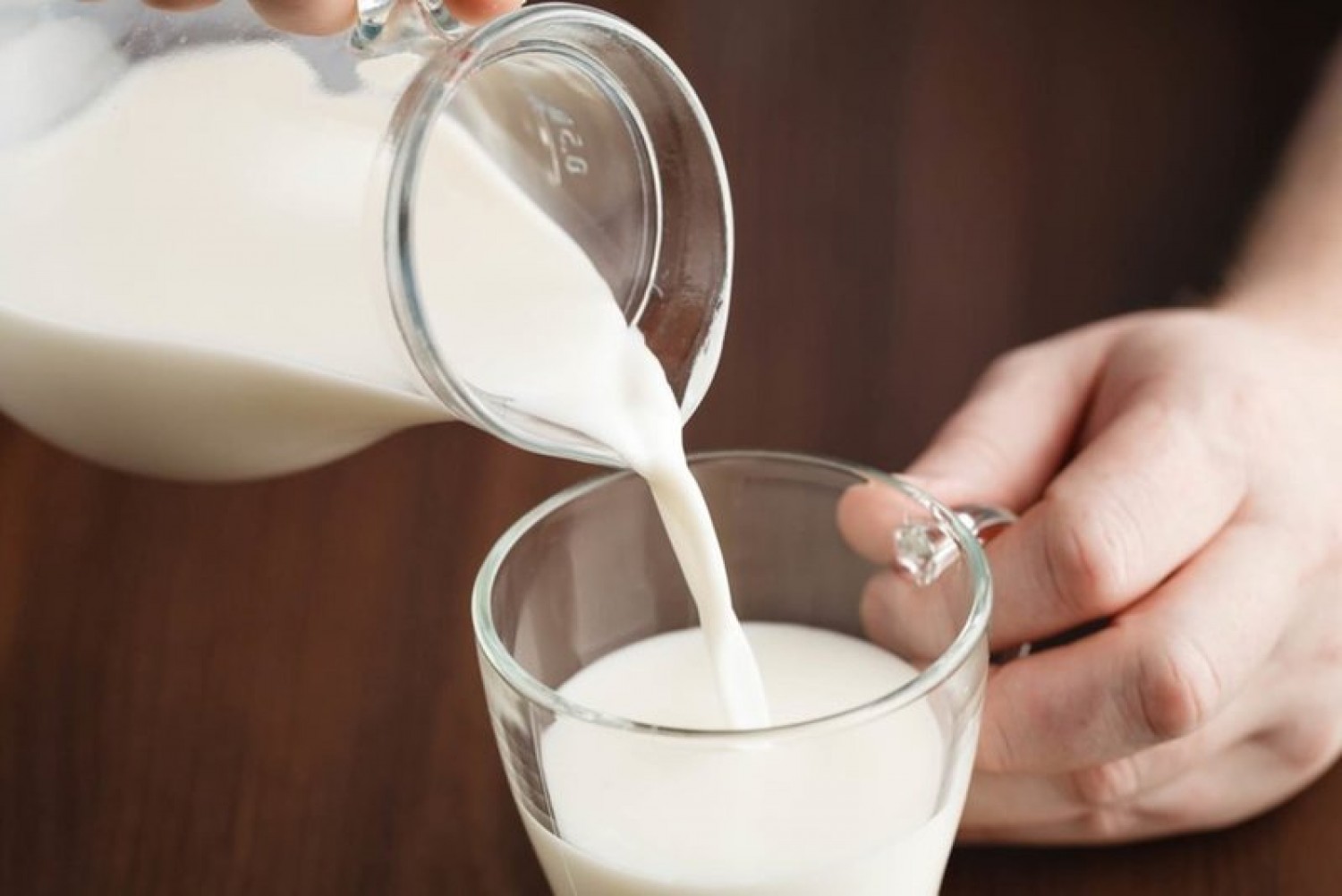 خبير تغذية يكشف لماذا لا يجيب شرب اللبن على معدة فارغة ويحذر 5 لماذا لا يجيب شرب اللبن