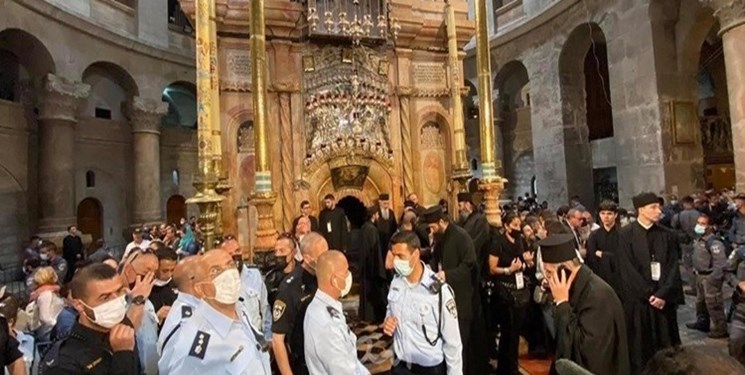 أبواب كنيسة القيامة الموصدة هل تطفئ نيران الحرب بين واشنطن وطهران بهجة فصح 2026 في القدس 4 أسبوع الآلام