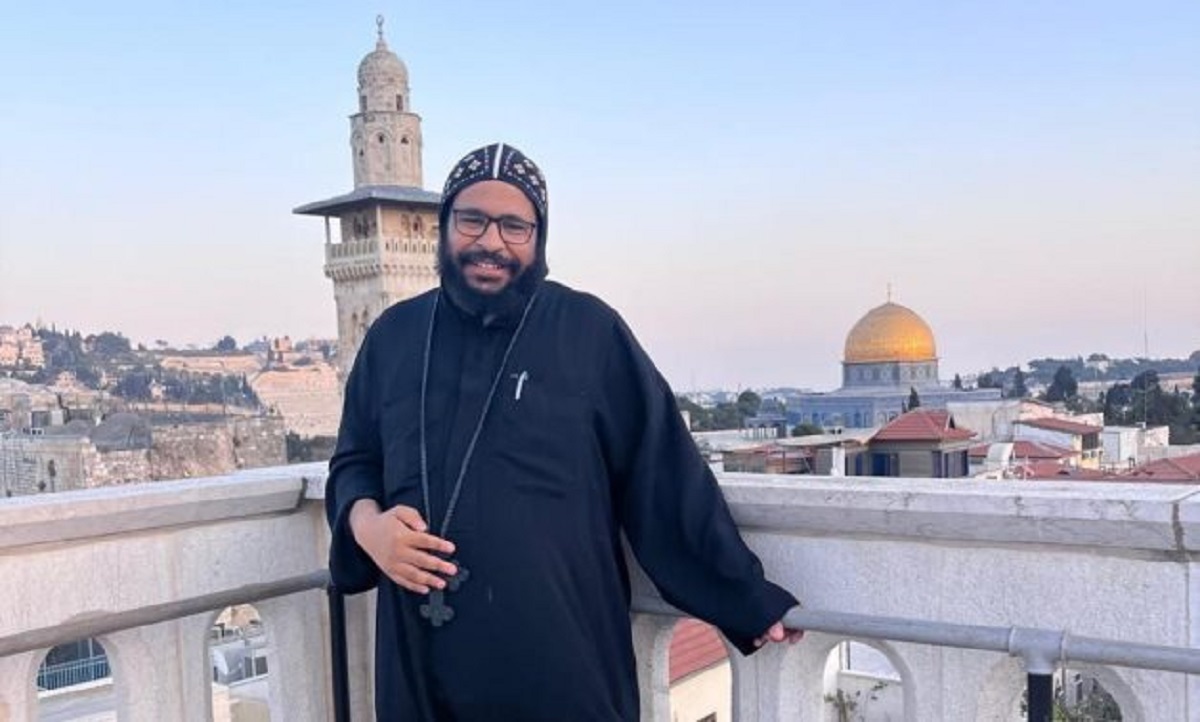 الراهب ثاؤفيلس الأورشليمي يتحدث عن مفهوم الشعب المختار وتأثير التيارات الدينية والحرب على القدس 4 الراهب ثاؤفيلس الأورشليمى