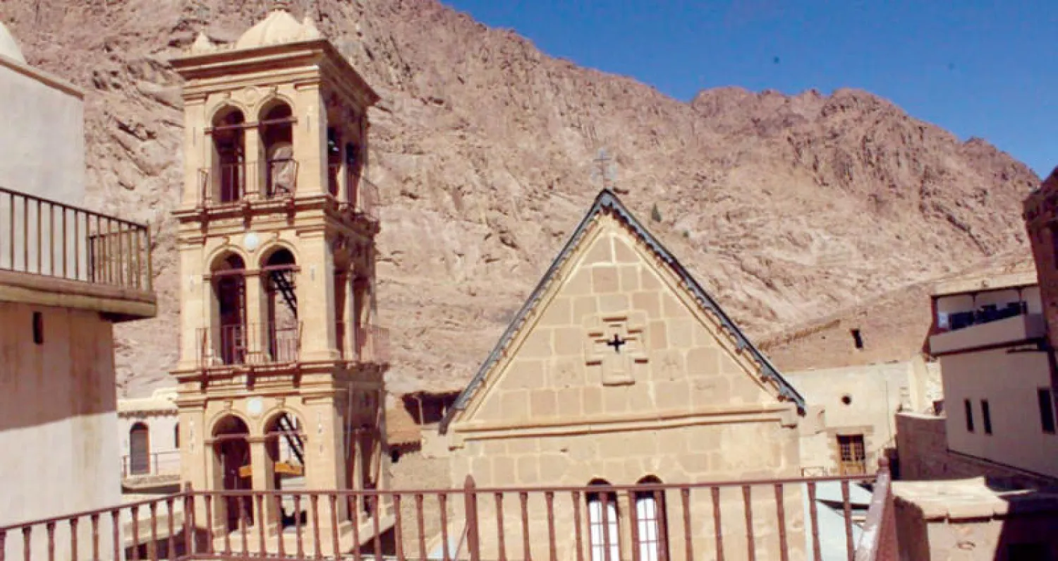 محافظ جنوب سيناء يستقبل مطران سانت كاترين ويؤكد على دعم الدولة لمشروع التجلي الأعظم 2 سانت كاترين