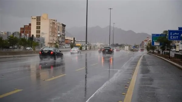 تحذيرات هامة بشأن حالة الطقس الساعات المقبلة أمطار ورياح محملة بالرمال 3 حالة الطقس