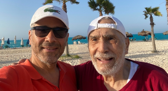 بين دعوات الملايين وأجهزة التنفس عبد الرحمن أبو زهرة في العناية المركزة تفاصيل الساعات الحرجة لـ عملاق الفن 3 الفنان عبد الرحمن أبو زهرة