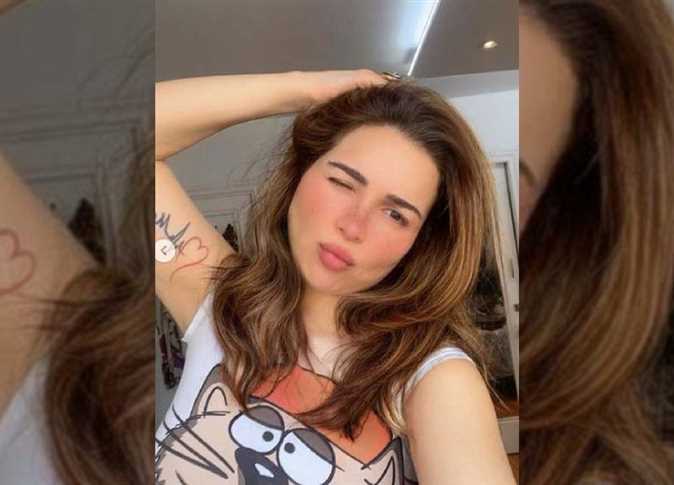 لأول مرة مي عز الدين تكشف تفاصيل معاناتها بعد رحيل والدتها 3 مي عز الدين