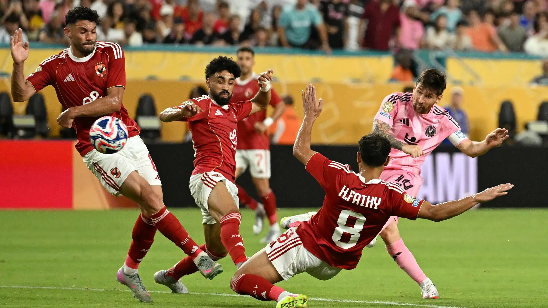 موعد مباراة النادي الأهلي ضد شبيبة القبائل في دوري الأبطال قناة مجانية وتحكيم تونسي 3 فرص النادي الأهلي للصعود
