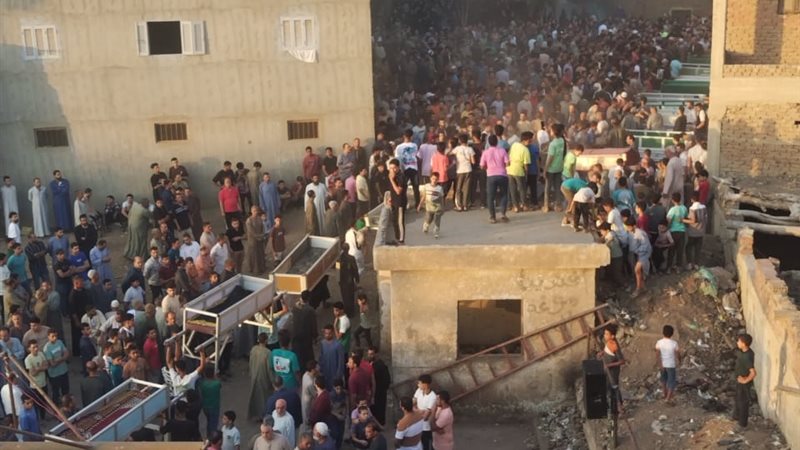 تعليق خالد منتصر عن حادث الطريق الإقليمي و وفاة 19 فتاة 4 العزاء الجماعي لضحايا حادث الإقليمي