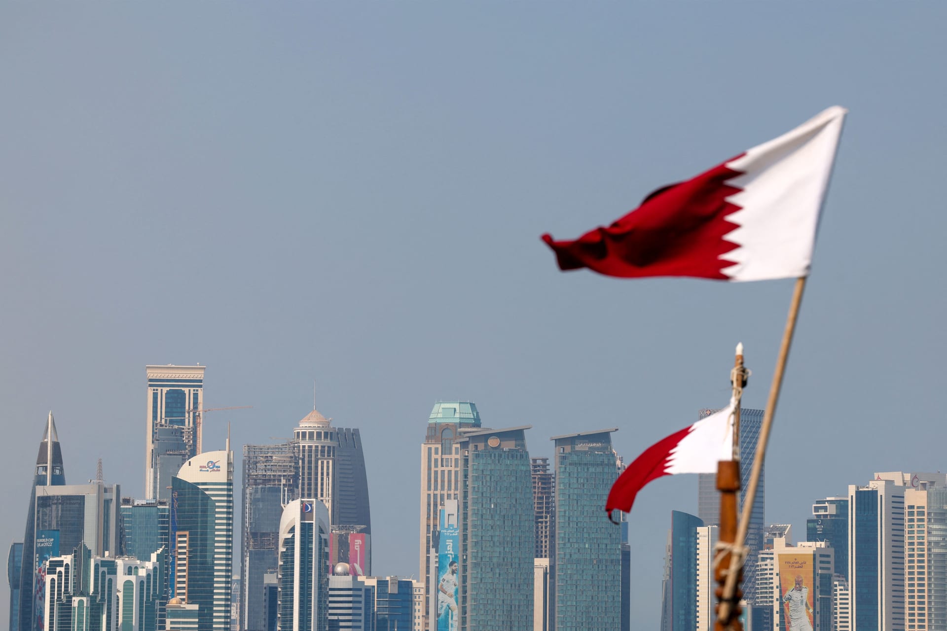 السفارة الاميركية تناشد مواطنيها بالبقاء في المنازل وتصدر نداء عاجل 3 السلطات القطرية تصدر بيان رسمي