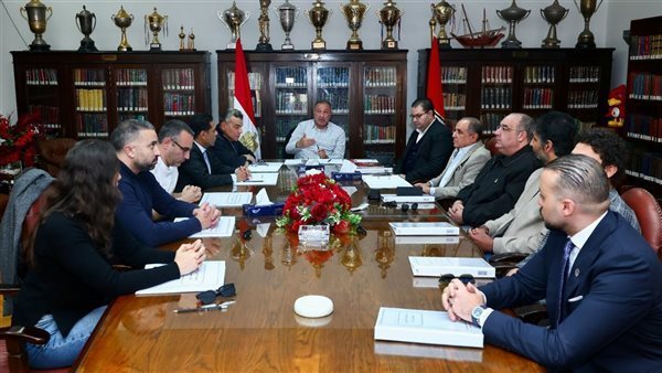 مفيش فلوس الأهلي يجمد مستحقات لاعبيه والخطيب يوجه رسائل حاسمة قبل موقعة سيراميكا 2 إدارة الأهلي