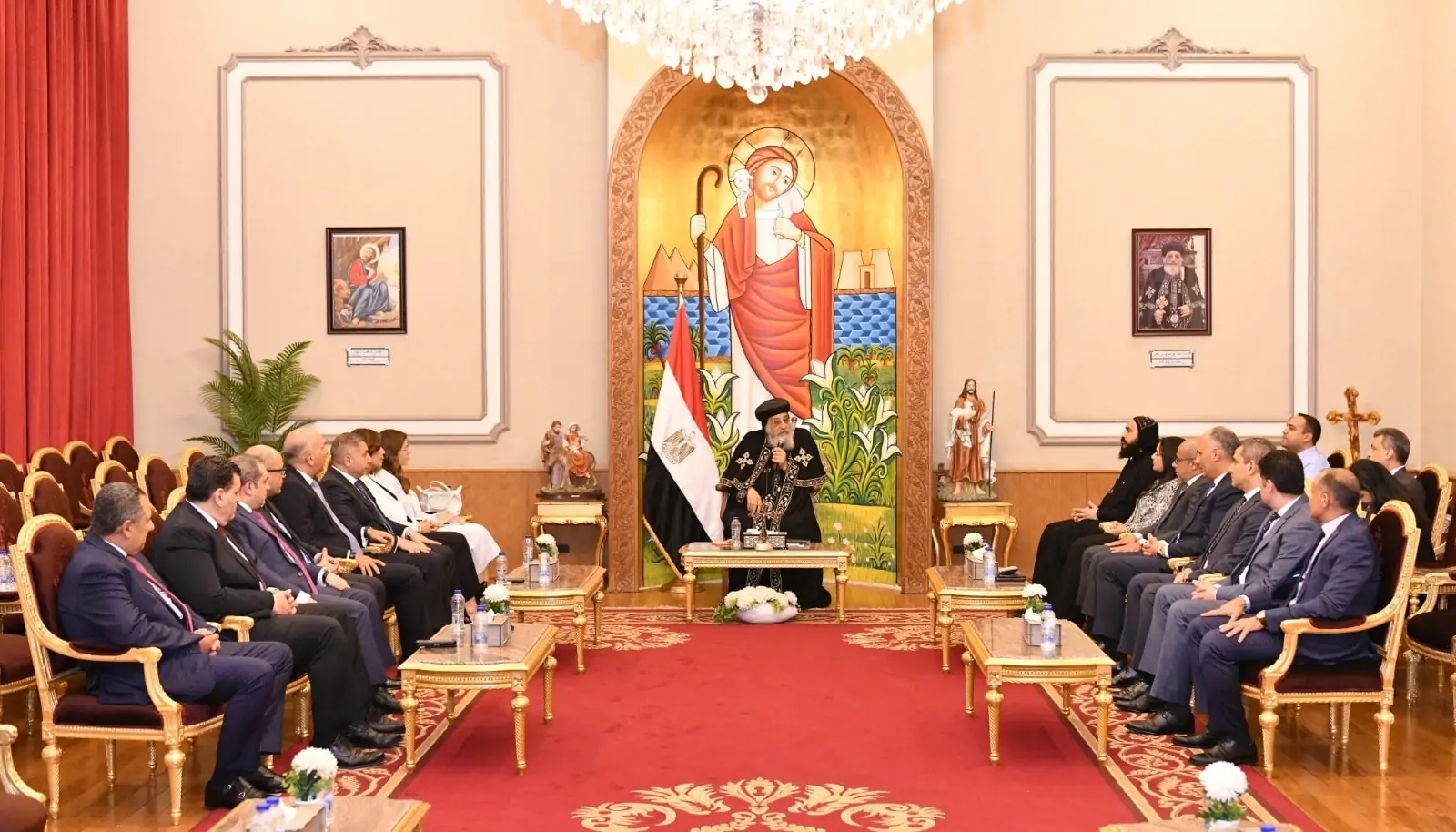 بالصور تفاصيل استقبال البابا تواضروس الثاني عدد من السفراء المصريين 2 استقبال البابا تواضروس الثاني عدد من السفراء