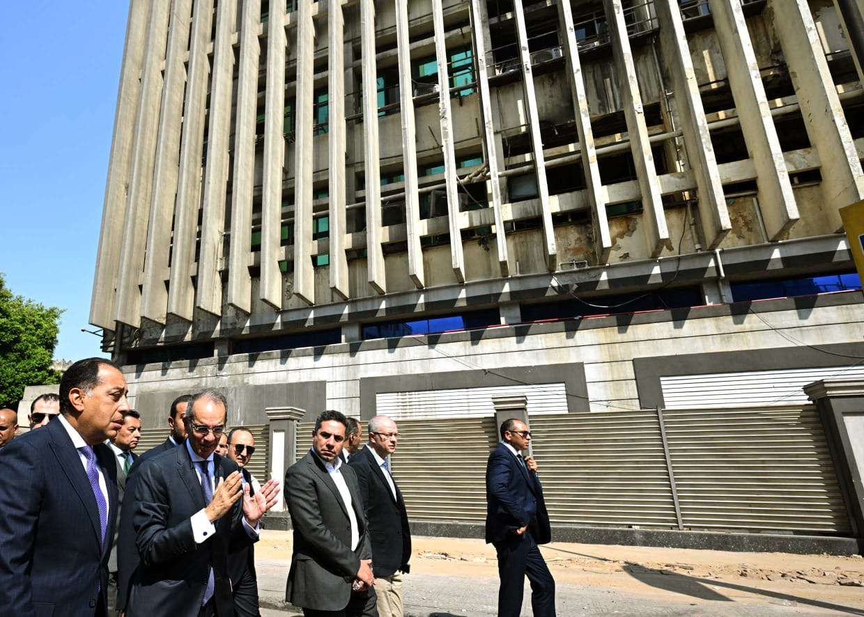 بعد حريق سنترال رمسيس وزير الاتصالات يعلن موعد عودة جميع الخدمات 2 زيارة رئيس مجلس الوزراء لمكان حريق سنترال رمسيس