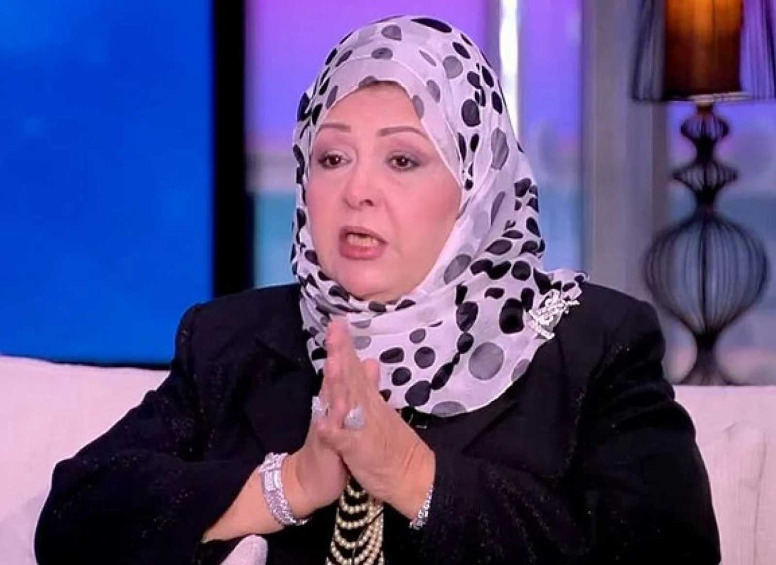 الفنانة عفاف شعيب بعد شائعة وفاتها تطالب بوقف انتحال شخصيتها على السوشيال ميديا 4 الفنانة عفاف شعيب