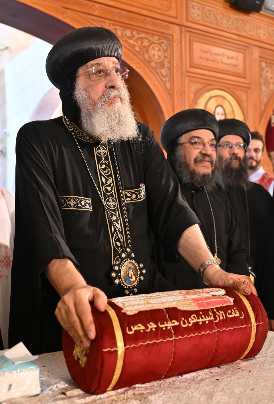 بالصور البابا تواضروس الثاني يطيب رفات القديس الأرشيدياكون حبيب جرجس بكنيسة العلمين 4 البابا تواضروس الثاني يطيب رفات الأرشيدياكون حبيب جرجس