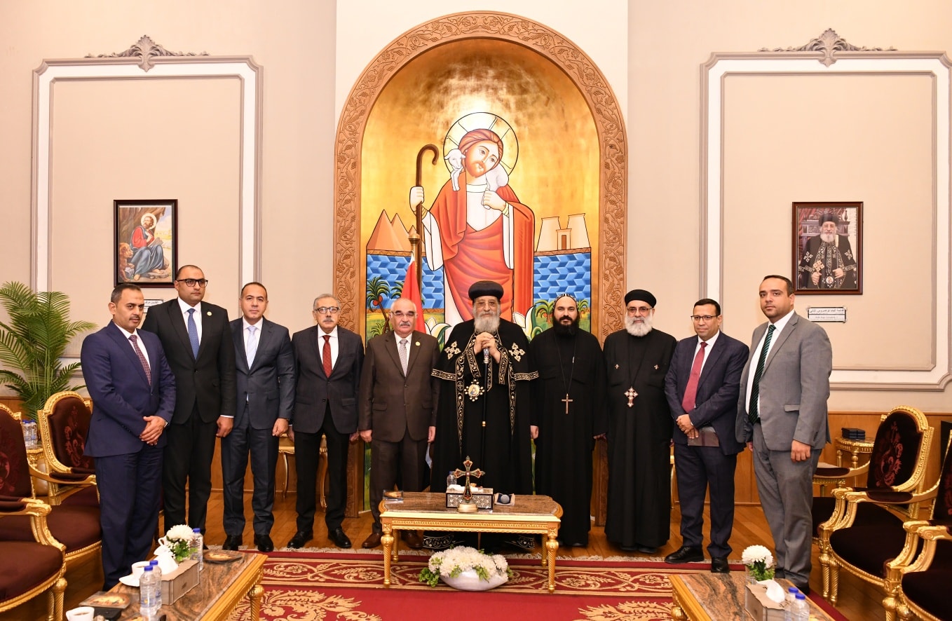 بالصور تفاصيل لقاء البابا تواضروس برئيس هيئة قضايا الدولة ومساعد وزير العدل للخبراء والطب الشرعي 3 لقاء البابا تواضروس برئيس هيئة قضايا الدولة