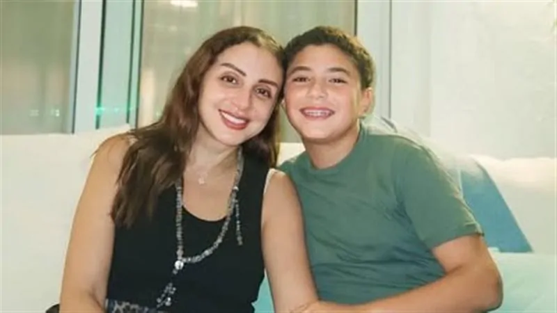 تفاصيل أزمة الفنانة أنغام الصحية من تشخيص خاطئ إلى جراحة بألمانيا 2 نجل غنوة