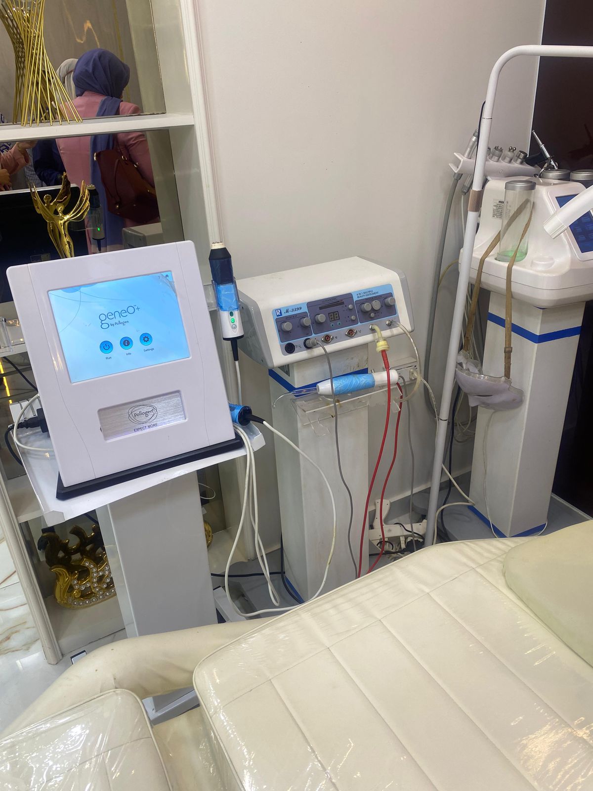 ضربة جديدة للمخالفين الصحة تغلق مركز تجميل شهير يعمل بدون ترخيص 2 الصحة تغلق مركز تجميل شهير