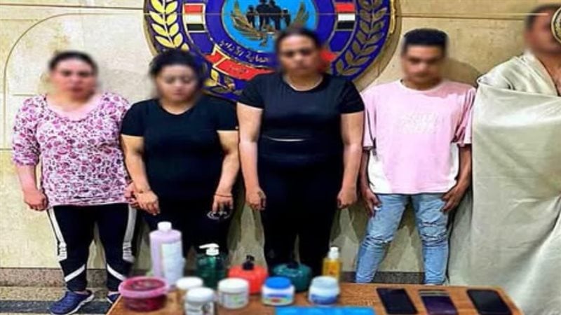 تفاصيل القبض على 3 سيدات ومدير نادي صحي بالشيخ زايد بتهمة ممارسة أفعال غير اخلاقية 4 القبض على 3 سيدات ومدير