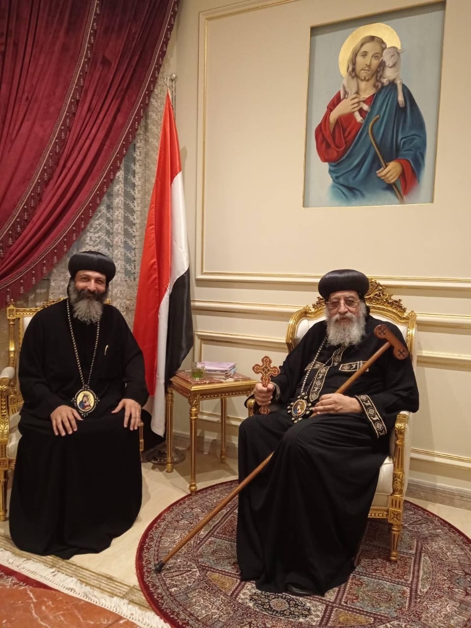 بالصور تفاصيل لقاء البابا تواضروس الثاني بنيافة الأنبا مينا ونيافة الأنبا أنتوني وبمجموعة من شباب بأمريكا 2 لقاء البابا تواضروس الثاني بنيافة الأنبا مينا