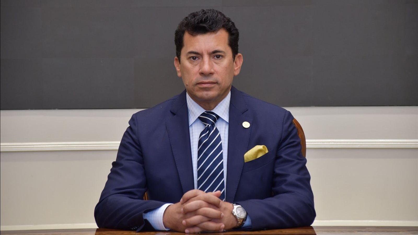 لا نتعامل مع البيانات وزارة الشباب والرياضة الخطيب هو رئيس النادي الأهلي 2 وزارة الشباب والرياضة