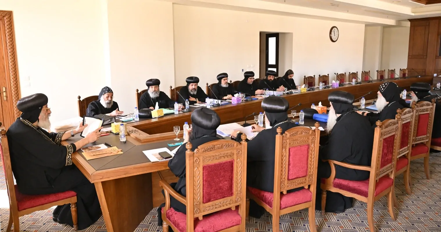 بالصور تفاصيل لقاء البابا تواضروس بالأساقفة العموم بالقاهرة 5 127907 532