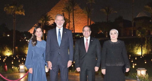 بالصور تفاصيل جولة الرئيس السيسي وقرينته وملك وملكة إسبانيا بمنطقة الأهرامات 3 جولة الرئيس السيسي وقرينته وملك وملكة إسبانيا