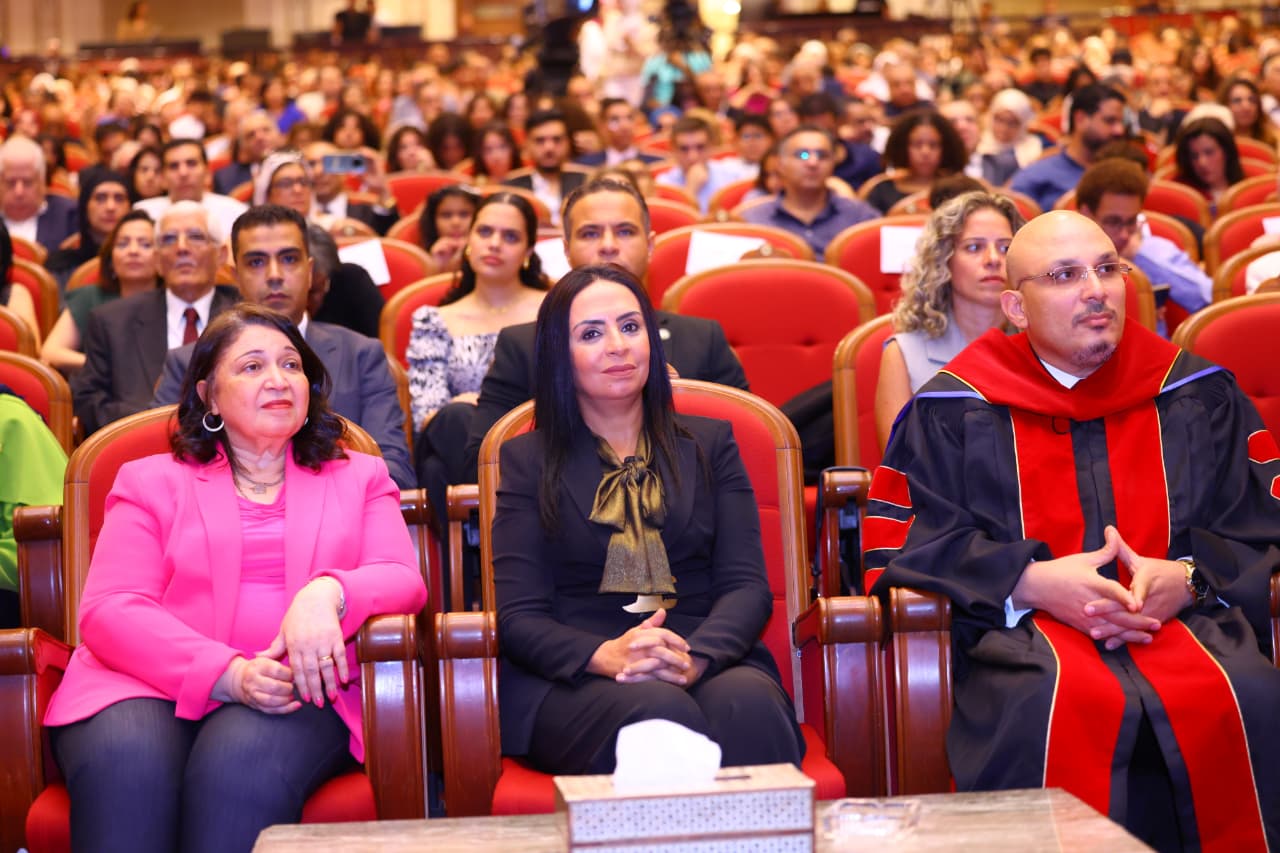 وزيرة التضامن توجه رسالة بحفل تخرج طالبات كلية رمسيس للبنات باحثات وفنانات سيصنعن مستقبل مصر 2 وزيرة التضامن بحفل تخرج طالبات كلية رمسيس
