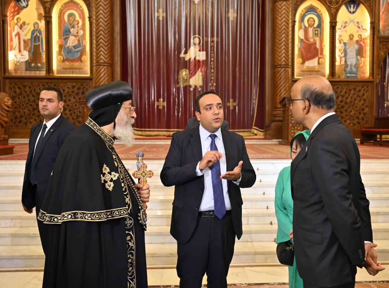 بالصور تفاصيل لقاء البابا تواضروس الثاني برئيس جمهورية سنغافورة والسيدة قرينته 2 لقاء البابا تواضروس الثاني برئيس سنغافورة