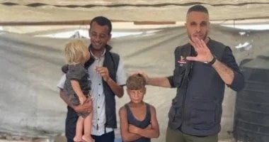 تعليق الإعلامي عمرو أديب بعد عثور مصر على طفلي طريق الرشيد في غزة 3 طفلي طريق الرشيد في غزة