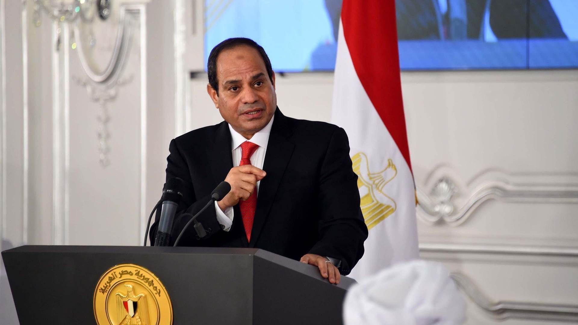 الرئيس السيسي يصدر قرار جمهوري بشان الخدمات الجوية المنتظمة بين مصر وسلطنة عمان 3 الرئيس السيسي