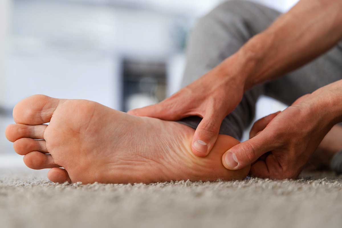 اعرف طرق علاج آلام القدم في المنزل والوقاية منها 4 طرق علاج آلام القدم