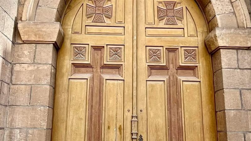 تعرف على بوابة البطريرك التي تفتح لقداسة البابا تواضروس عقب وصوله دير المحرق 2 بوابة البطريرك بدير المحرق