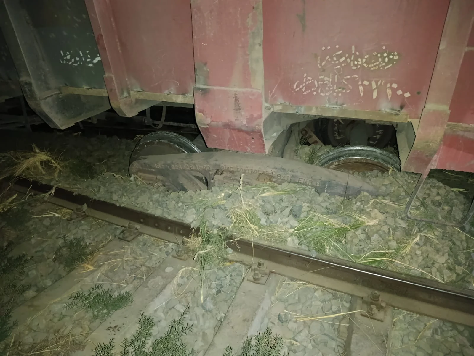 بالصور خروج 7 عربات قطار بضائع عن القضبان ببنى سويف والتحفظ على السائق 2 خروج 7 عربات قطار بضائع عن القضبان