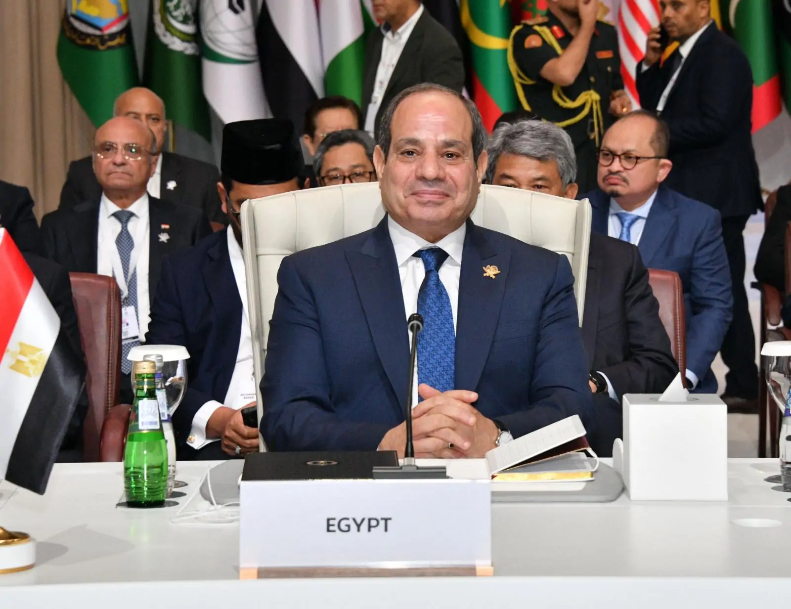 السيسي يهنئ ترامب بوقف حرب غزة ويؤكد يستحق جائزة نوبل للسلام عن جدارة 4 الرئيس السيسي
