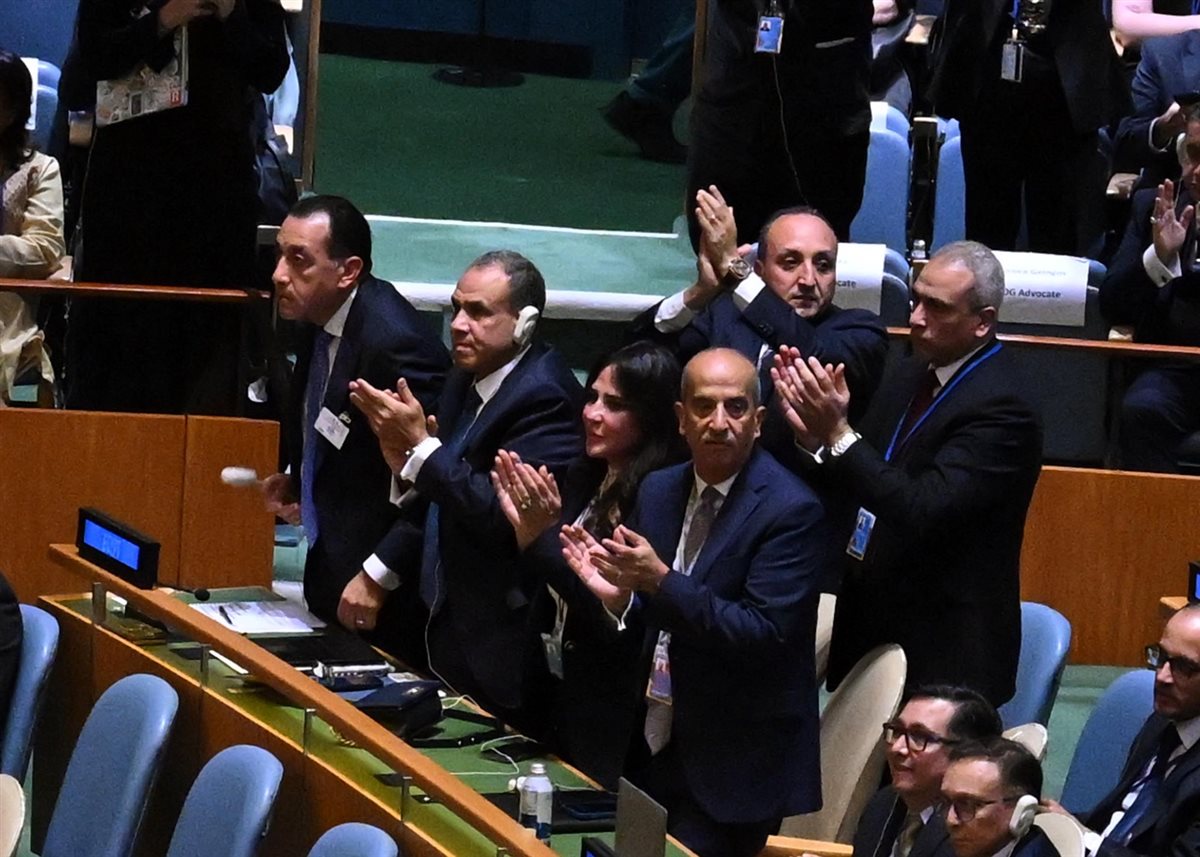 بالصور لحظة تاريخية في الأمم المتحدة ماكرون يدعو للاعتراف بدولة فلسطين وتصفيق حار من الوفد المصري 4 الوفد المصري
