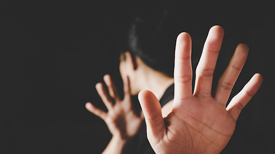 عرض عليها محمول وخاتم ذهب تفاصيل استدراج مدير مدرسة خاصة لطالبة ثانوي لغرفة الصلاة للاعتداء 5 استدراج مدير مدرسة خاصة لطالبة ثانوي