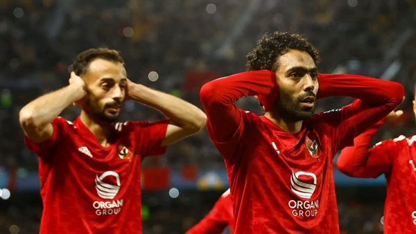 النادي الأهلي يتخذ قرار جديد بشأن 6 لاعبين بالفريق الأول بالقلعة الحمراء 2 النادي الأهلي-أحمد عبدالقادر حسين الشحات