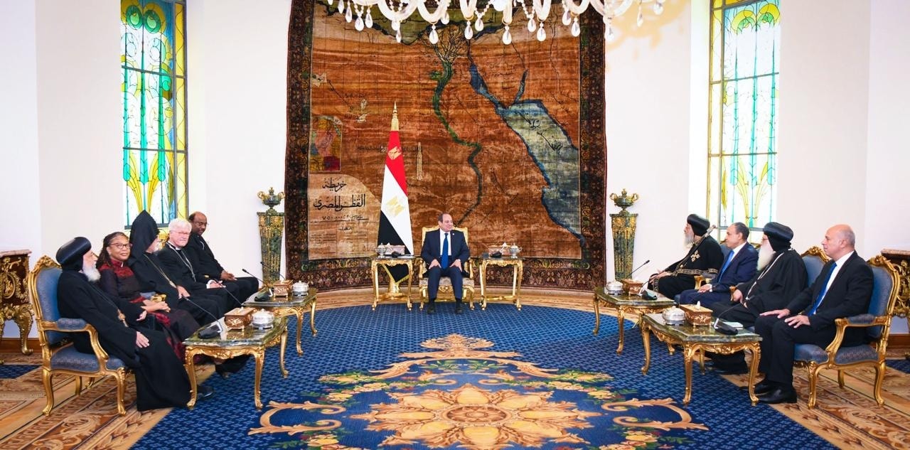 بالصور الرئيس السيسي يستقبل البابا تواضروس الثاني ووفد مجلس الكنائس العالمي 2 الرئيس السيسي يستقبل البابا تواضروس الثاني ووفد مجلس الكنائس العالمي