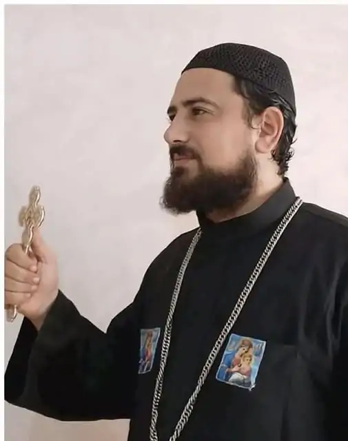 تفاصيل القبض على بولس فرج الله المنتحل صفة كاهن بالقليوبية وحبسه 15 يوم على ذمة التحقيق 3 بولس فرج الله المنتحل صفة كاهن