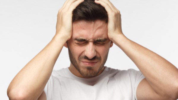 أسباب غريبة للصداع لاترتبط بضغط الدم أو نقص النوم 2 أسباب غريبة للصداع