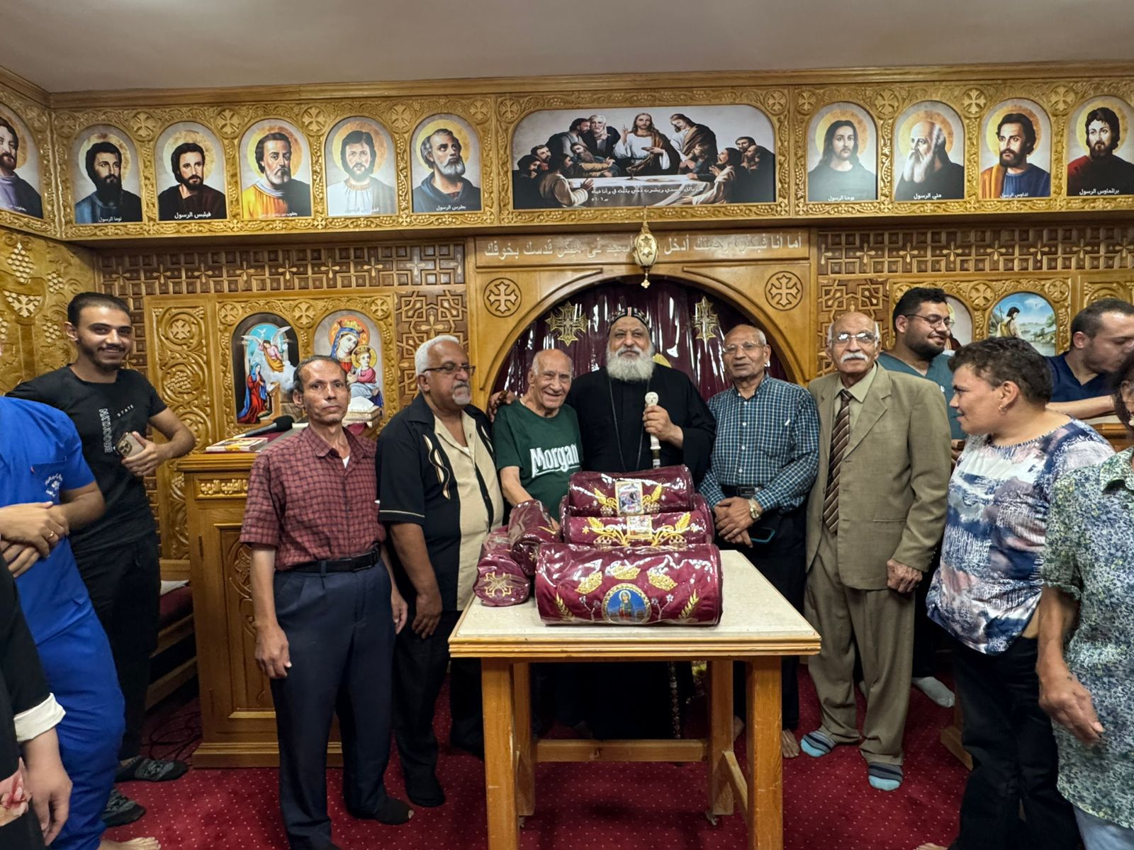 بالصور تفاصيل زيارة الأنبا ميخائيل أسقف إيبارشية حلوان لدار المسنين بمستشفى برسوم بالمعصرة 4 زيارة الأنبا ميخائيل لدار المسنين
