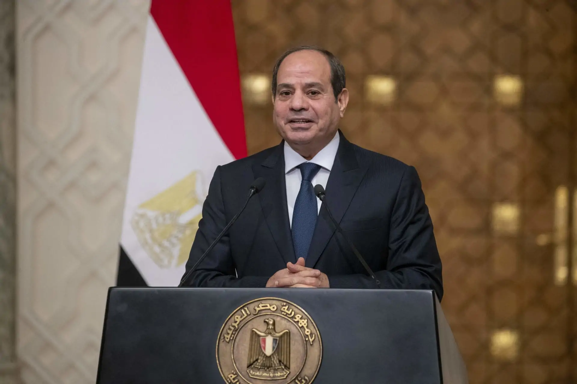 الرئيس السيسي يقرر منح رئيس الولايات المتحدة الأمريكية ترامب قلادة النيل 3 الرئيس السيسي يوجه رسائل نارية لإثيوبيا