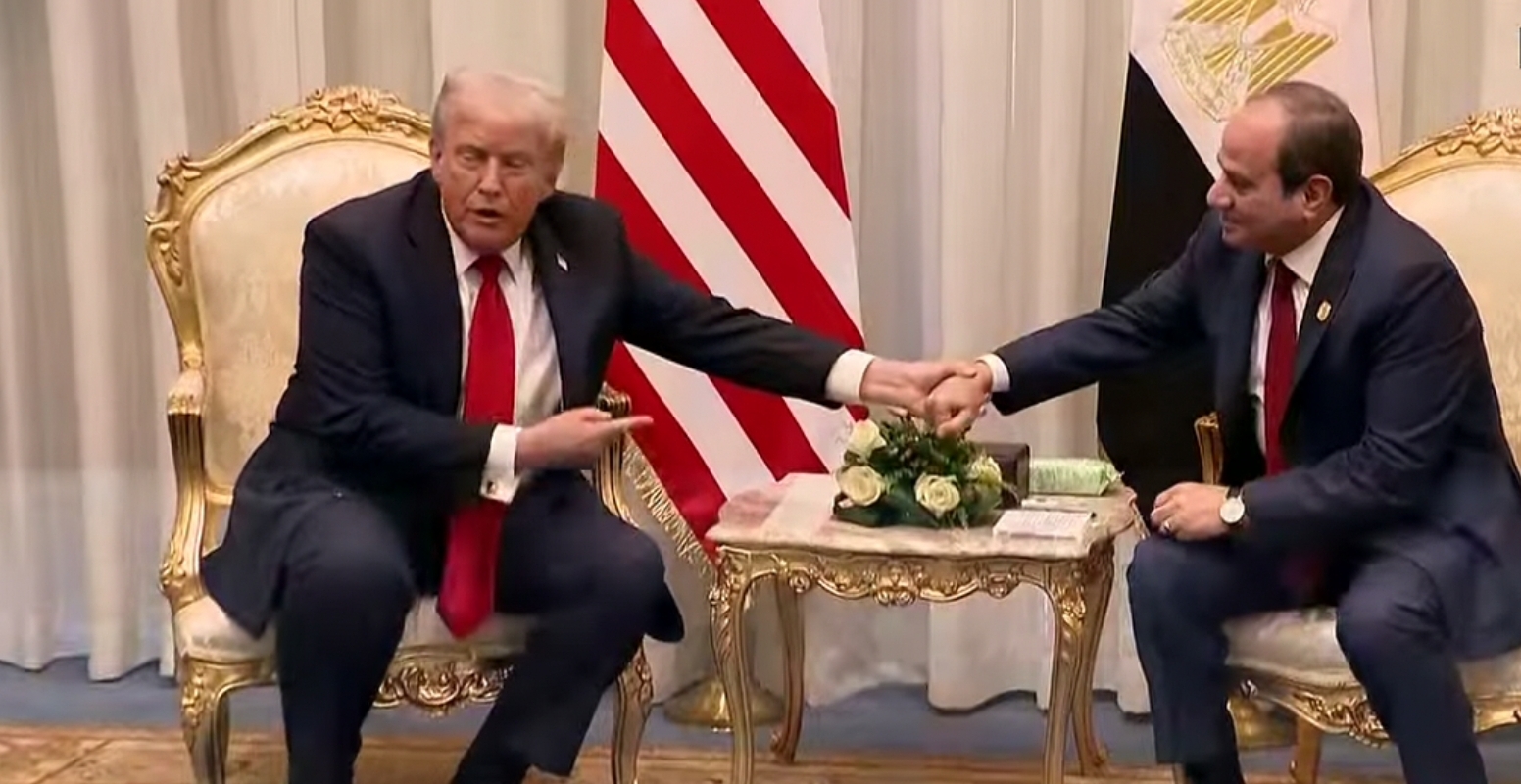 ترامب يمنح وسام الحرية الرئاسي لأرملة تشارلي كيرك ويصفه بـ شهيد الحقيقة والحرية 5 دونالد ترامب الفضل للرئيس السيسي أنجزنا أصعب المهم