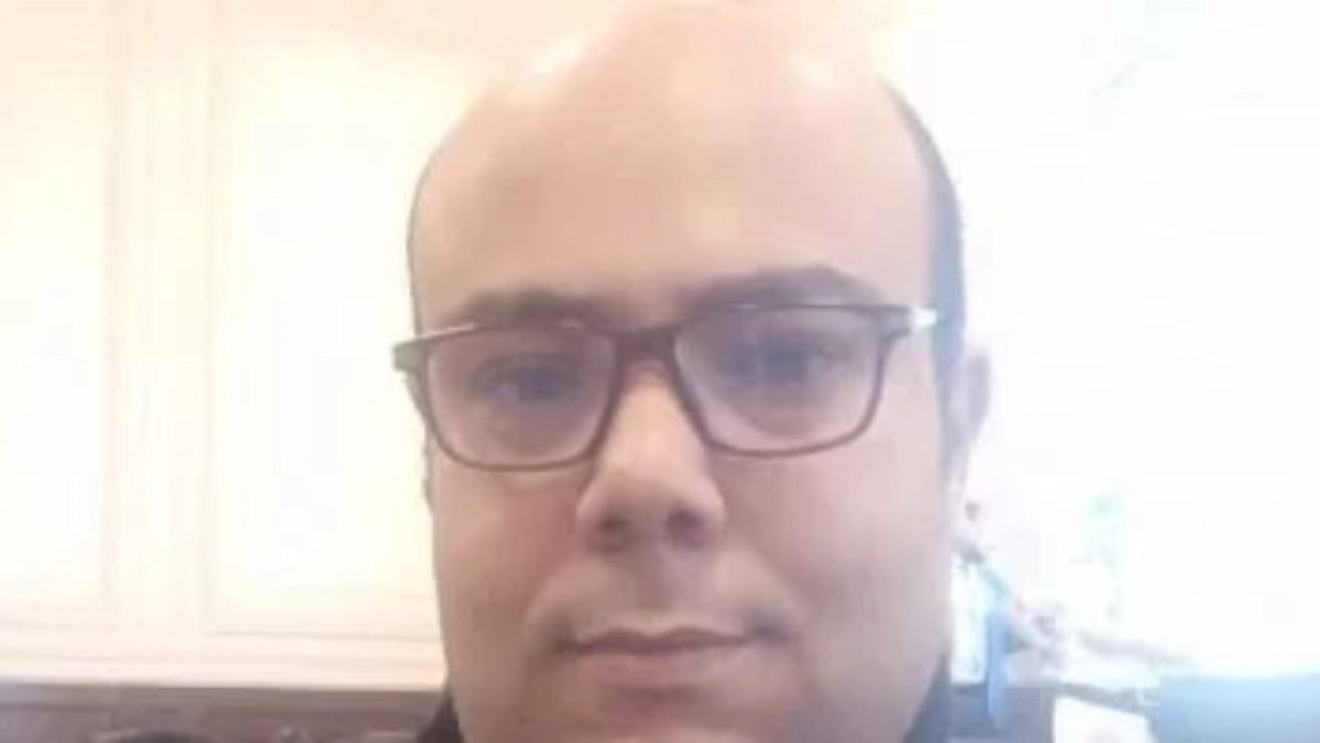 جنازتان في يومين وفاة محامى الإسكندرية حكاية أب مات من الخوف على ابنه والرضيع يلحق به بعد ساعات 4 وفاة محامى الإسكندرية